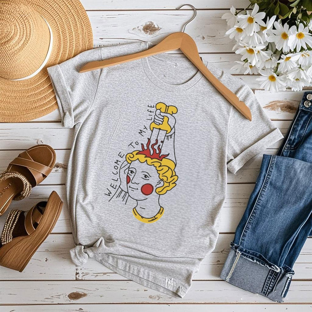 Mittelalterliches Kunst-T-Shir – Street Fashion History Bewertung und Preis